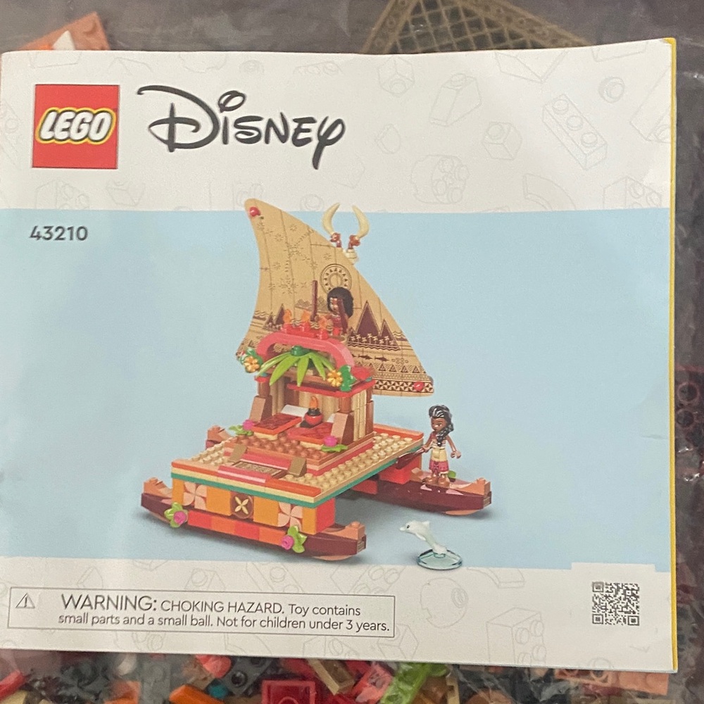 LEGO Disney Moana's Island Adventure Set - Red, Green, Brown
